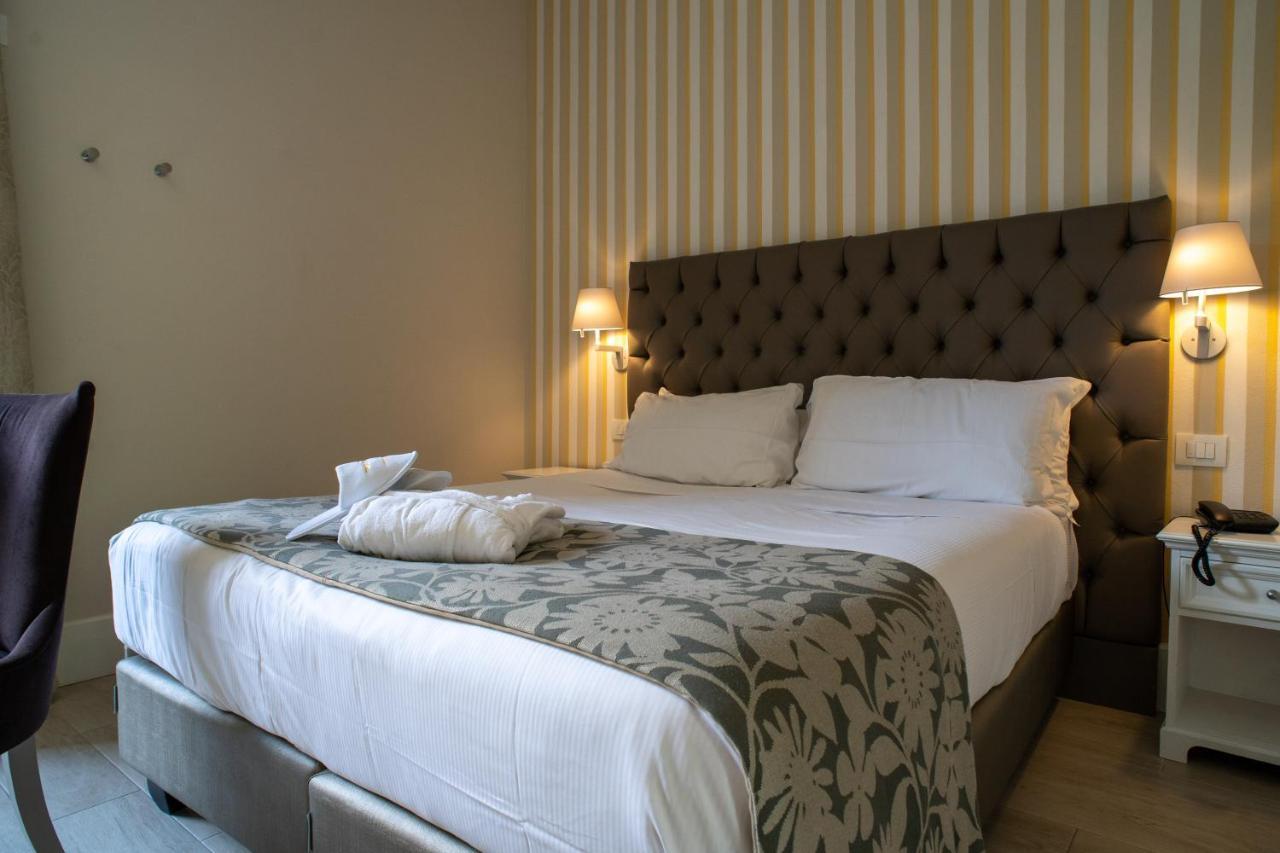 Park Hotel Italia Канеро Ривиера Екстериор снимка